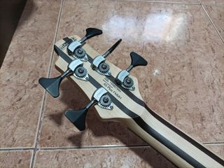 Bajo Cort 5 cuerdas