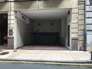Garaje en alquiler en Centro en Gijón