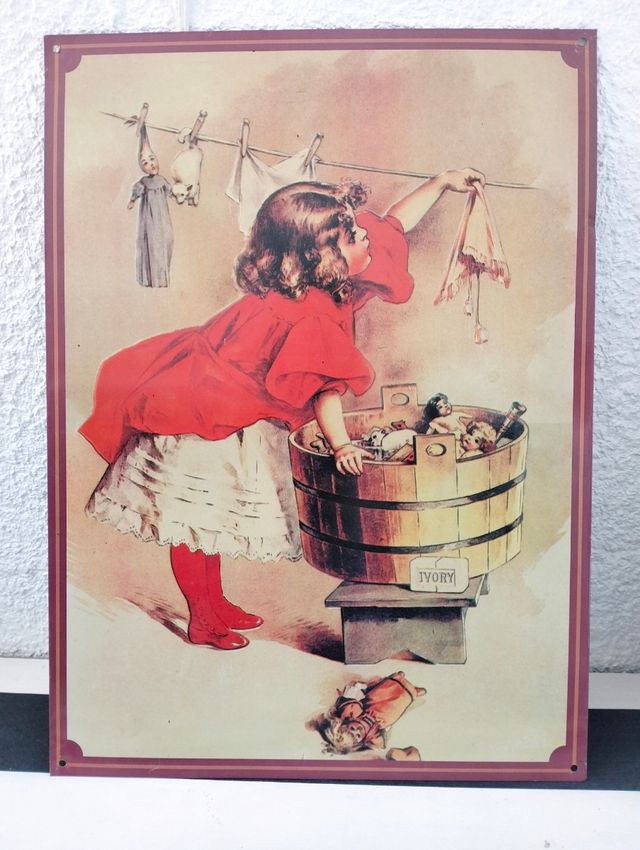 Cartel metálico vintage niña lavando