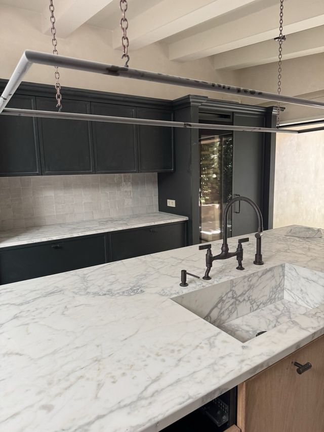 Mesa y encimera a medida