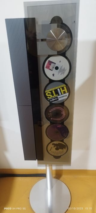 Equipo de música Bang & Olufsen con altavoces 
