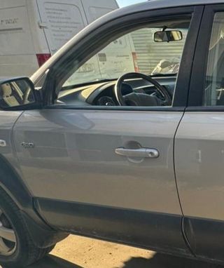 PUERTA DELANTERA IZQUIERDA  HYUNDAI TUCSON 2.0