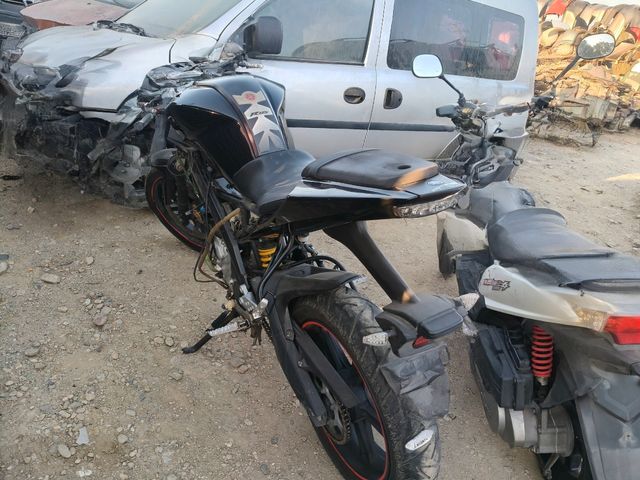 Yamaha YZF R125 2010