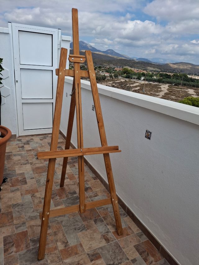 Caballete de madera para pintar