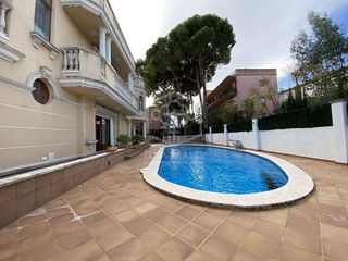 Chalet en alquiler en La Pineda en Castelldefels