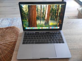 MACBOOK PRO 2019 i7/16GB RAM/256 SSD BATERÍA NUEVA