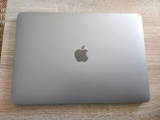MACBOOK PRO 2019 i7/16GB RAM/256 SSD BATERÍA NUEVA