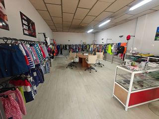Nave industrial en alquiler en Polígonos - Recinto Ferial Cortijo de Torres en Málaga