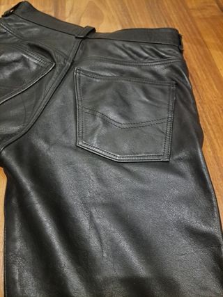 Pantalón de cuero (piel)