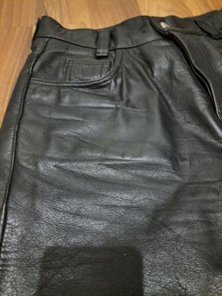 Pantalón de cuero (piel)