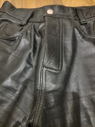 Pantalón de cuero (piel)