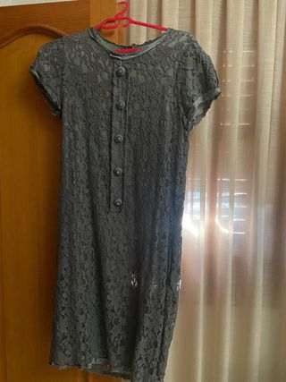 Vestido de fiesta gris encaje