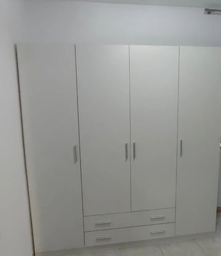 Armario Cuatro puertas y dos cajones 