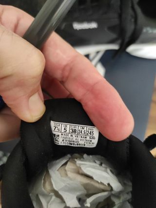 Zapatillas Reebok Negras y Rojas Talla 38