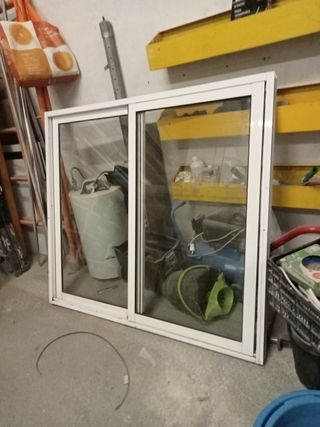 Ventana aluminio blanca 149.5x133cm