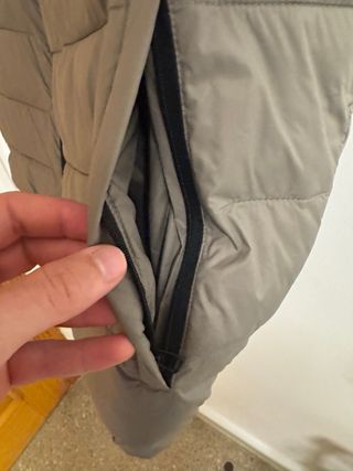 Chaleco Zara gris y verde oliva T/L