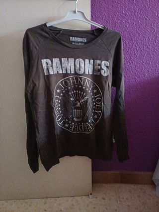 Camiseta Ramones Pull&Bear manga larga