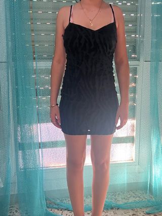 vestido negro talla S con etiqueta