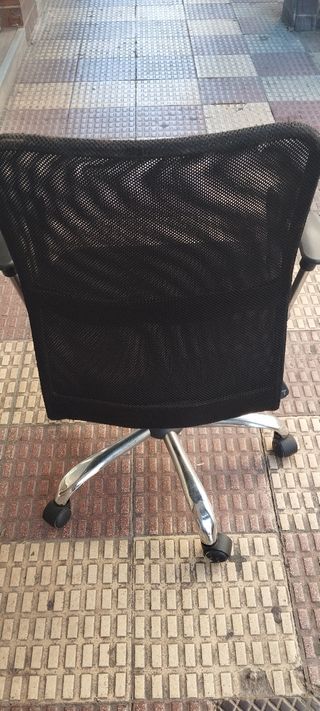 2 sedie da ufficio ergonomiche blu e nere