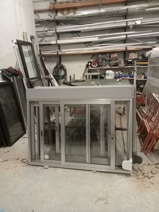 2 Ventanas aluminio corredera con persiana