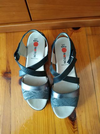Sandalias Noton Piel Negro/Plata