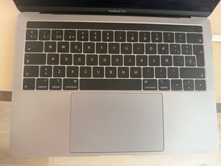 MacBook Pro 13 2019 i7 16GB RAM 512 SSD Touchbar