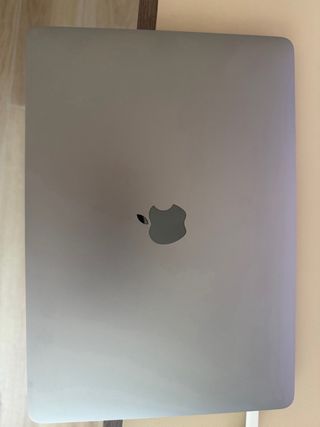 MacBook Pro 13 2019 i7 16GB RAM 512 SSD Touchbar