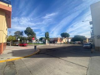Local comercial en alquiler en Gelves