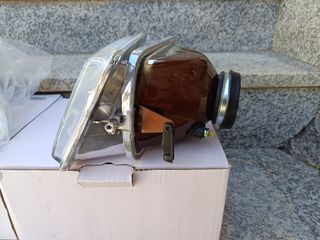 Faro Peugeot 205