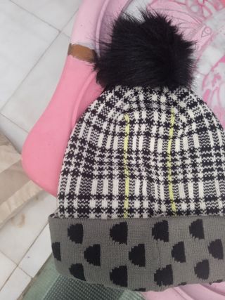 Gorro Desigual Negro y Gris fluor