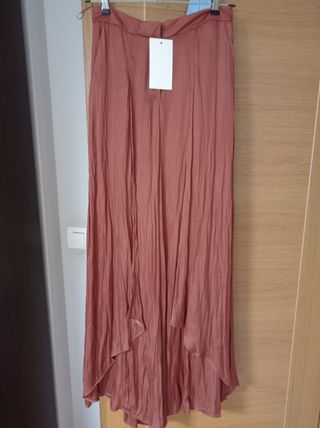 Pantalones anchos Zara.