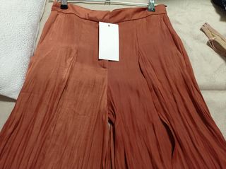 Pantalones anchos Zara.