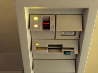 IBM PS/2 8580 con teclado y ratón originales
