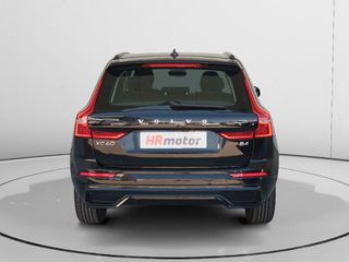Volvo XC60 B4 2WD Plus Dark MHEV