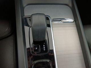 Volvo XC60 B4 2WD Plus Dark MHEV
