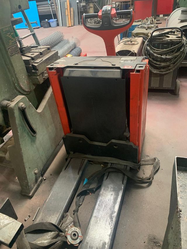 Apiladora eléctrica Linde hasta 1600 kg