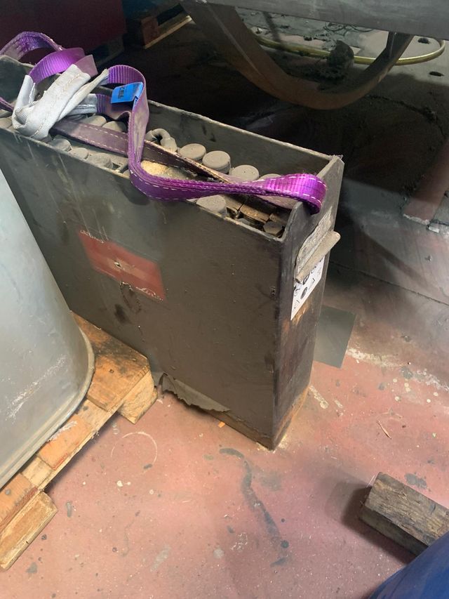 Apiladora eléctrica Linde hasta 1600 kg