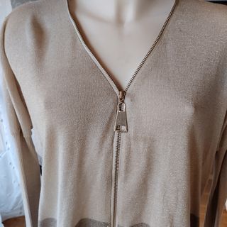 Chaqueta oversize dorada y marrón