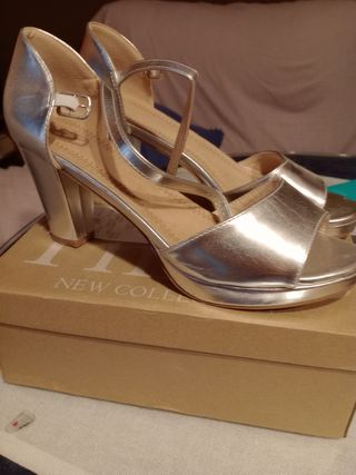 Zapatos de tacón plataforma plateados