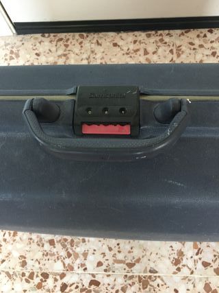 Maleta Samsonite mediana negra 2 ruedas