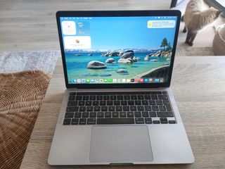 MACBOOK PRO 2020 i5/16GB RAM/512 SSD

