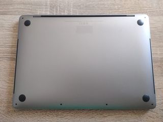 MACBOOK PRO 2020 i5/16GB RAM/512 SSD
