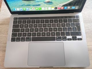 MACBOOK PRO 2020 i5/16GB RAM/512 SSD
