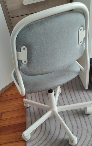 Silla infantil escritorio IKEA gris