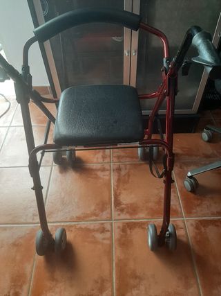 Andador para mayores con asiento
