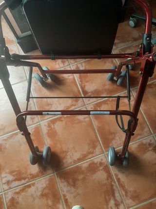 Andador para mayores con asiento