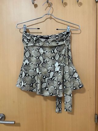 Falda pantalón serpiente Zara