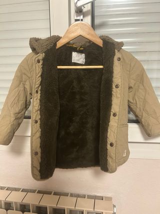 Cazadora niño beige con capucha marrón talla 3/4
