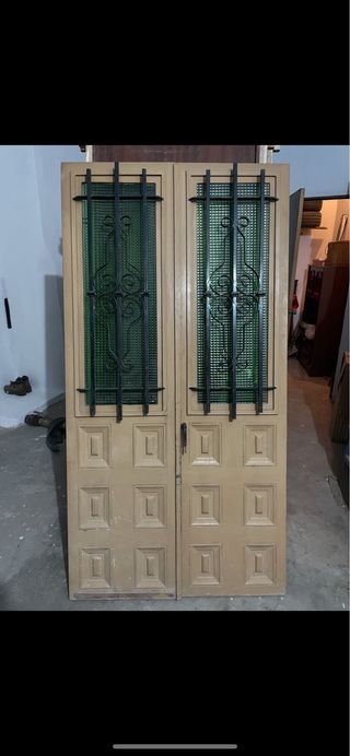 Puerta de hierro