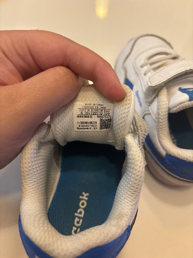 Zapatillas Reebok niño/niña azul y blanco
TALLA 22